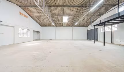Galpão / Depósito / Armazém para alugar em Mossunguê de 170.00m²