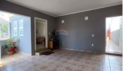 Casa para venda em Jardim Residencial Flamboyant de 148.00m² com 2 Quartos, 1 Suite e 2 Garagens