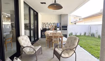 Casa para venda em Urbanova I de 251.00m² com 4 Quartos, 4 Suites e 2 Garagens