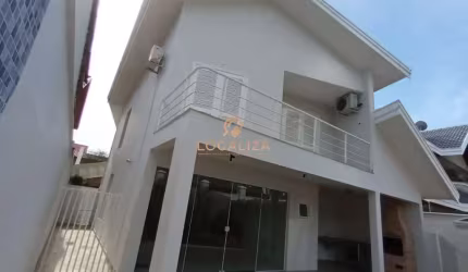 Casa para alugar em Condomínio Sunset Park de 360.00m² com 4 Quartos, 2 Suites e 2 Garagens