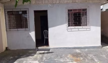 Casa para venda em Pinheirinho de 70.00m² com 3 Quartos e 3 Garagens