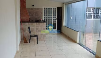 Casa para venda em Conjunto Habitacional Hilda Mandarino de 167.00m² com 4 Quartos, 1 Suite e 2 Garagens