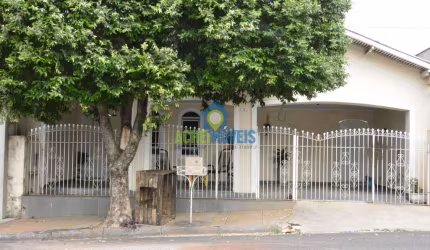 Casa para venda em Vila Santa Maria de 220.00m² com 4 Quartos, 1 Suite e 2 Garagens