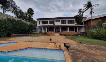 Casa para venda em Parque Taquaral de 1732.00m² com 4 Quartos e 5 Garagens