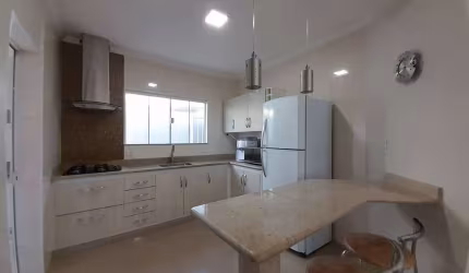 Casa para venda em Residencial Ouro Verde de 180.00m² com 3 Quartos, 1 Suite e 2 Garagens