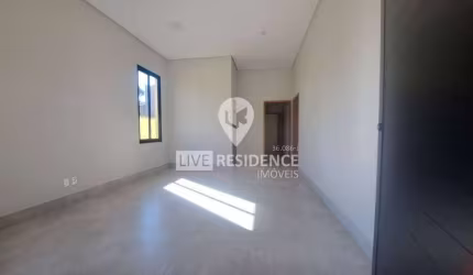 Casa para venda em Nova Itatiba de 190.00m² com 3 Quartos, 1 Suite e 6 Garagens
