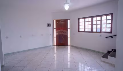 Casa para venda em Nova Cerejeira de 175.00m² com 4 Quartos, 2 Suites e 2 Garagens