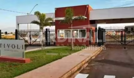 Casa de Condomínio para venda em Parque Laranjeiras de 143.00m² com 3 Quartos, 1 Suite e 4 Garagens