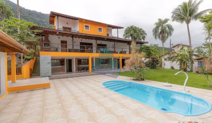 Casa para venda em Condomínio Samola de 402.00m² com 5 Quartos, 2 Suites e 5 Garagens