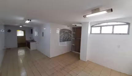 Casa para alugar em Saudade de 185.00m² com 3 Quartos, 2 Suites e 1 Garagem