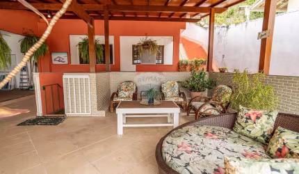 Casa para venda em Jardim Guanabara de 335.00m² com 4 Quartos, 2 Suites e 2 Garagens