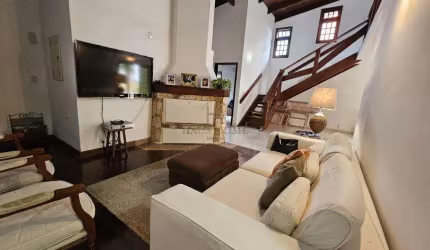 Casa para venda e aluguel em Vila Santo Antônio de 480.00m² com 3 Quartos, 2 Suites e 7 Garagens