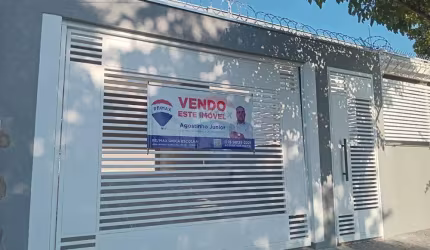 Casa para venda em Jardim América de 207.00m² com 3 Quartos, 3 Suites e 2 Garagens