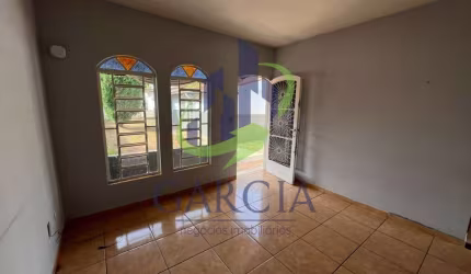 Casa para alugar em Vila São Carlos de 600.00m² com 2 Quartos e 1 Garagem