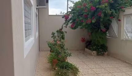 Casa para venda em Vila Queiroz de 193.00m² com 3 Quartos, 1 Suite e 2 Garagens