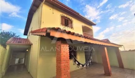 Casa para venda em Residencial Esplanada de 250.00m² com 3 Quartos, 1 Suite e 2 Garagens
