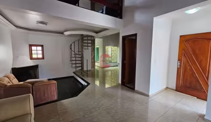 Casa para alugar em Portal Do Paraíso I de 360.00m² com 3 Quartos, 1 Suite e 4 Garagens