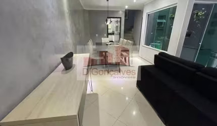 Sobrado para venda em Centro de 164.00m² com 3 Quartos, 1 Suite e 4 Garagens