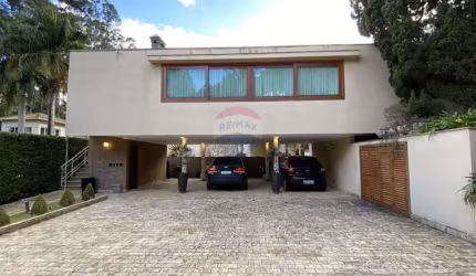 Casa de Condomínio para venda em Tamboré de 820.00m² com 3 Quartos, 3 Suites e 11 Garagens