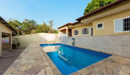 Casa de Condomínio para venda em Morada Do Sol de 240.00m² com 1 Quarto, 1 Suite e 4 Garagens