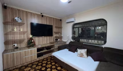 Casa para venda em Jardim Monumento de 291.00m² com 3 Quartos, 1 Suite e 5 Garagens