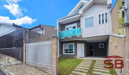 Sobrado para alugar em Hauer de 250.00m² com 4 Quartos, 1 Suite e 3 Garagens