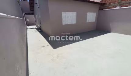 Casa para venda em Jardim Ângelo Jurca de 56.00m² com 2 Quartos, 1 Suite e 2 Garagens