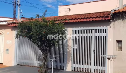 Casa para venda em Vila Monte Alegre de 175.00m² com 2 Quartos, 1 Suite e 3 Garagens