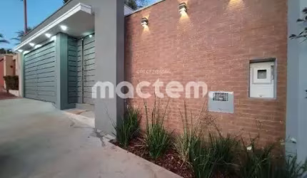 Casa para venda em Cravinhos de 165.00m² com 3 Quartos e 1 Suite