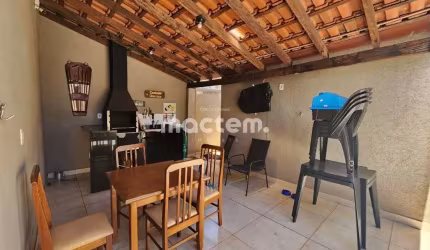 Casa para venda em Conjunto Habitacional Jardim Das Palmeiras de 128.00m² com 3 Quartos, 1 Suite e 2 Garagens