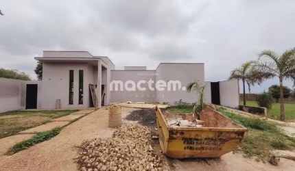 Casa de Condomínio para venda em Cravinhos de 200.00m² com 2 Quartos, 2 Suites e 2 Garagens