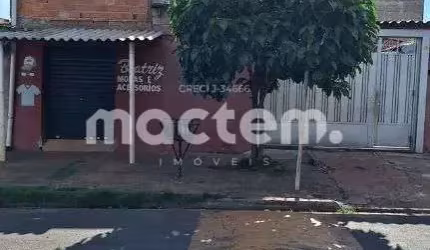 Sobrado para venda em Jardim Orestes Lopes De Camargo de 200.00m² com 6 Quartos e 2 Garagens