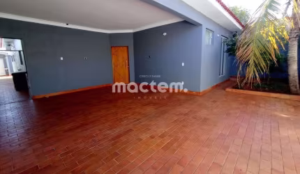 Casa para venda em Parque Residencial Cândido Portinari de 195.00m² com 3 Quartos, 1 Suite e 4 Garagens