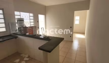 Casa para venda em Planalto Verde de 80.00m² com 3 Quartos, 1 Suite e 2 Garagens