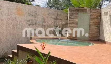 Casa de Condomínio para venda em Jardim Interlagos de 200.00m² com 4 Quartos, 1 Suite e 2 Garagens