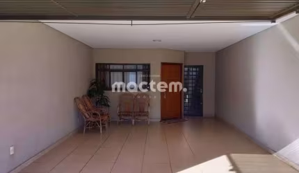 Casa para venda em Planalto Verde de 200.00m² com 3 Quartos, 1 Suite e 2 Garagens