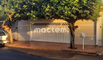 Sobrado para venda em Jardim Juliana de 293.00m² com 3 Quartos, 1 Suite e 2 Garagens