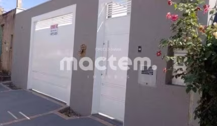 Casa para venda em Jardim Ângelo Jurca de 70.00m² com 3 Quartos, 1 Suite e 2 Garagens