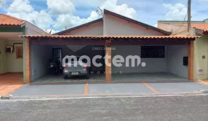 Casa de Condomínio para venda em Jardim Florestan Fernandes de 200.00m² com 2 Quartos, 1 Suite e 3 Garagens