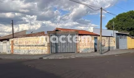 Casa para venda em Jardim José Sampaio Júnior de 100.00m² com 3 Quartos, 1 Suite e 5 Garagens