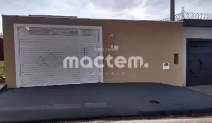 Casa para venda em Parque Das Oliveiras de 65.00m² com 2 Quartos, 1 Suite e 3 Garagens