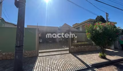 Casa para venda em Ribeirânia de 234.00m² com 3 Quartos, 1 Suite e 4 Garagens
