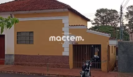 Casa para venda em Centro de 168.00m² com 2 Quartos e 1 Garagem