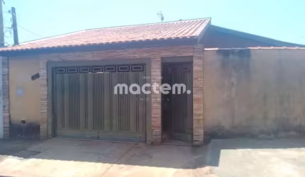 Casa para venda em Parque Residencial Cândido Portinari de 216.00m² com 2 Quartos, 1 Suite e 2 Garagens