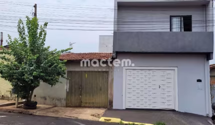Sobrado para venda em Adelino Simioni de 209.00m² com 3 Quartos, 1 Suite e 1 Garagem