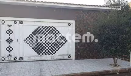 Casa para venda em Sumarezinho de 210.00m² com 2 Quartos, 1 Suite e 2 Garagens