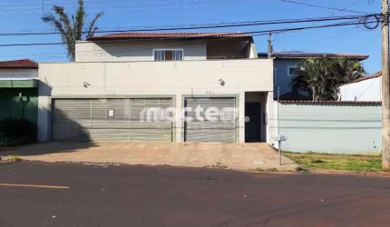 Sobrado para venda em Parque Dos Lagos de 387.00m² com 3 Quartos, 1 Suite e 6 Garagens
