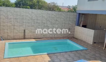 Sobrado para venda em Planalto Verde de 325.00m² com 4 Quartos, 3 Suites e 2 Garagens