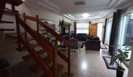 Sobrado para venda em Jardim Santa Clara de 189.00m² com 3 Quartos, 3 Suites e 4 Garagens