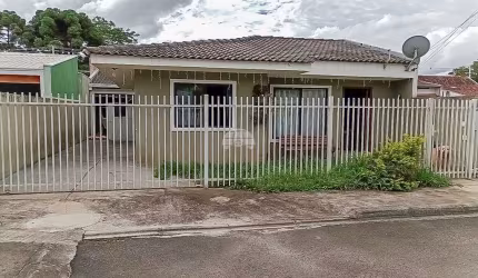 Casa para venda em Guaraituba de 94.00m² com 3 Quartos e 2 Garagens